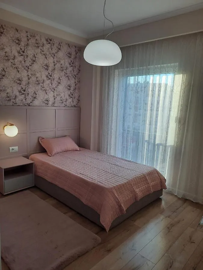 Lois Apartment Tirana 0*,  Albania